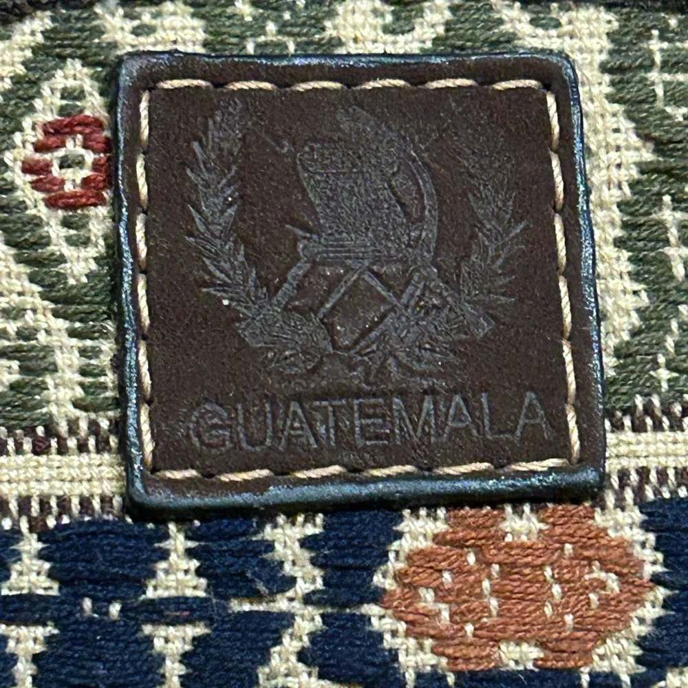 Guatemalan leather and huipile change purse - Picture 4 of 4